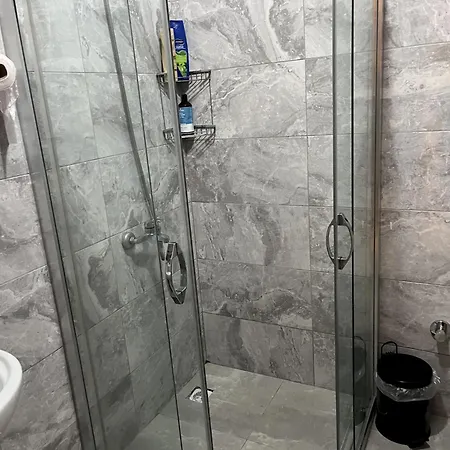 Modern In Quiet Lane * Αλικαρνασσός