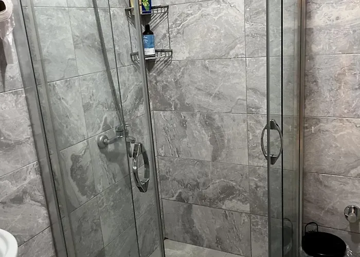 Modern In Quiet Lane * Αλικαρνασσός